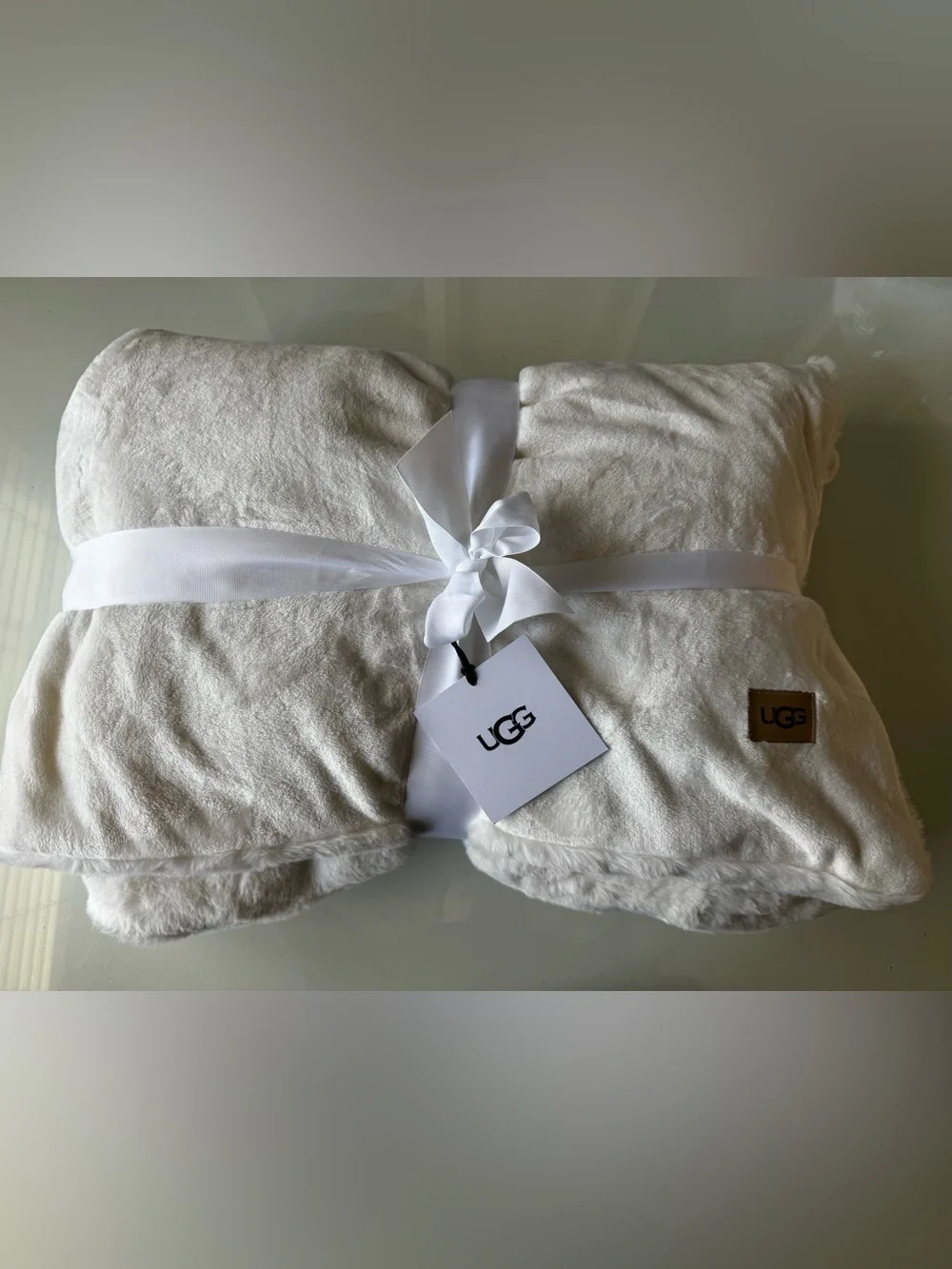 UGG Coastline Cozy Faux Fur Throw Blanket Snow Cream 50